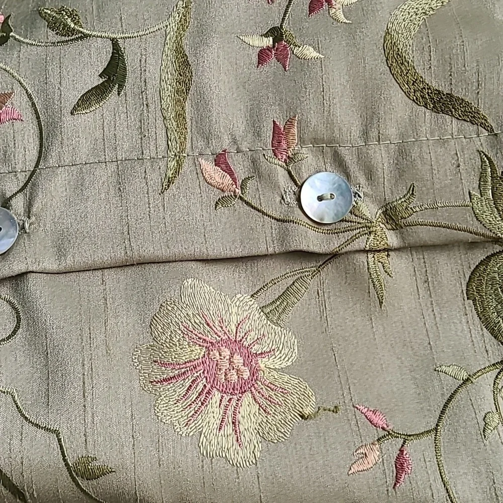 2 Embroidered Pillow‎ Sham Covers Beautiful light Olive green Floral Embroidered